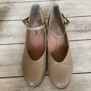 Capezio Jr Footlight Tan Leather Character Shoes